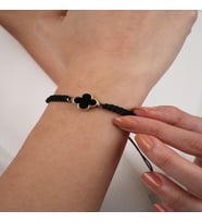 14 Ayar Altın Siyah Taşlı Yonca İp Bileklik Unisex