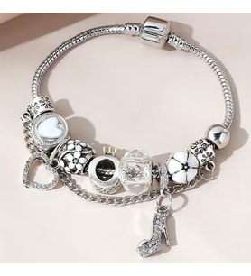 Pandora Tarz , Stilletto  Kristal, Love Kalp  Sevgi Charmlı Bİleklik,3 Renk Ahşap Kutu içerisinde (Beyaz)