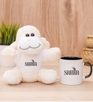 Kişiye Özel Minik Serçe İsim Yazılı Peluş Koyun ve Siyah Kupa