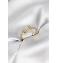 Zirkon Taşlı Gold Renk Yassı Çivi Model Kadın Yüzük TJ-BYK3961