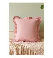 Pembe Fırfırlı Dekoratif Kırlent Kılıfı