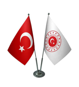 Masa Üstü Dışişleri Bakanlığı Bayrağı Türk Bayrağı İkili Krom Direk Masa Bayrak Seti