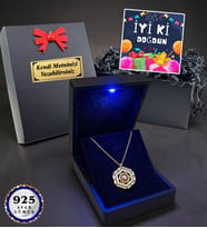 Kişiye Özel Doğum Günü Hediyesi Işıklı Kutuda 925 Ayar Altın Kaplama Altıgen Baget 100 Dilde Seni Seviyorum Gümüş Kolye