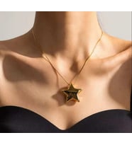 Gold Renk 316L Şık Yıldız Model Parlak ve Minimalist Tasarım Çelik Kolye