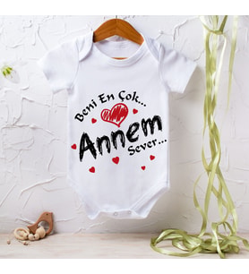Anneler Gününe Özel Beni En Çok Annem Sever Yazılı Çıtçıtlı Bebek Body Zıbın