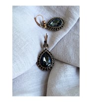Işlemeli Black Diamond Su Damlası Küpe