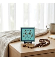 Şaşkın Kedi Figürlü Çağdaş Tasarım Masaüstü Objesi, Ev ve Ofisiniz İçin Eğlenceli Bir Dekor 10x10 cm