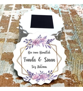 Magnet Hediyelik - Gelin / Damat Mor Çiçek Tasarım Nişan, Kına, Nikah, Düğün, Söz Hatırası Magnet