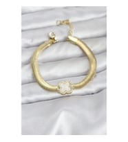 Mey İthalat® 316L Çelik Gold Renk Beyaz Yonca Model Zirkon Taşlı Yılan Zincirli Kadın Bileklik