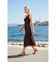 Kadın Maxi Bodycon Örme Puantiyeli Asimetrik Yaka Kolsuz Büzgülü Fonksiyonel Modern