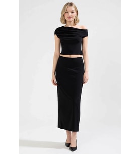 Kadın Büyük Beden Asimetrik Yaka Drape Detaylı Vücuda Oturan Esnek Örme Crop Top Uzun Etek Takımı