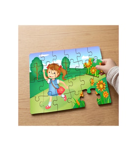 Çiçek Bahçesinde Yürüyen Mutlu Kız Tasarımlı 24 Parça Ahşap Çocuk Puzzle MPK0561