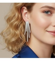 Valmont Accessories Kristal Taşlı Işıltılı Şık Kadın Küpe