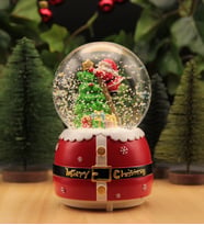 Yılbaşı Kar Küresi Noel Işıklı ve Müzikli Noel Babalı Merdivenli