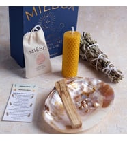 Enerji ve Arınma Seti (İncili Sedef Deniz KabuğuTütsülük + Palo Santo Tütsü + Balmumu Mum + Adaçayı Tütsü Demeti + Kese Tuz) (Adaçayı Seti)