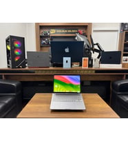 Apple MacBook Pro M2 8GB RAM 256GB SSD 13” Uzay Grisi Taşınabilir Bilgisayar (İKİNCİ EL)