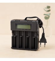 4 Yuvalı Li-ion Pil Şarj Cihazı 3000mA 4.2V (18650/26650/16340 Uyumlu)