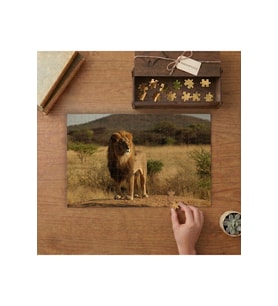 Ormanda Avcı Aslan Tasarımı 240 parça Ahşap Puzzle Ahşap Kutuda MP11038