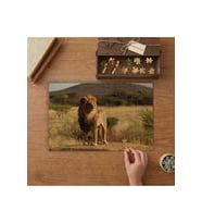 Ormanda Avcı Aslan Tasarımı 240 parça Ahşap Puzzle Ahşap Kutuda MP11038