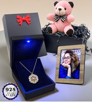 Fotoğraflı & Pembe Ayıcıklı 925 Ayar Gümüş Altıgen Baget Kolye 100 Dilde Seni Seviyorum Altın Kaplama Zirkon Taşlı Kadın Kolye