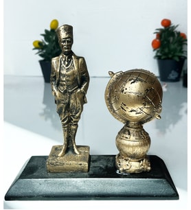 Atatürk ve Dünya Küresi Figürü  Dekoratif Anı ve Masa Üstü Biblo