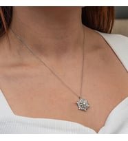 Kartaneli Lotus Çiçegi 925 Ayar Gümüş Kadın Kolye