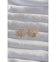 Pirinç Gold Renk Fiyonk Detay İncili Zirkon Taşlı Kalp Küpe (Karışık)