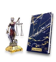 Kişiye Özel Hediye Seti, Gold Mermer Tasarımlı Kaideli Adalet Heykeli ve Defter (Model 1)