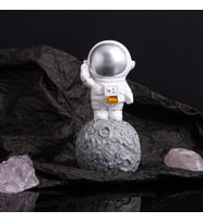 Lüks Modern Astronot Figür Biblo 12 cm Ev Ofis Masa Süsü Dekoratif Uzay Temalı Hediyelik Heykel (Beyaz)
