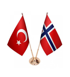 Masa Üstü Norveç Bayrağı Türk Bayrağı İkili Pirinç Direk Masa Bayrak Seti