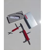 Victorinox Switzerland Çakı seti (Kırmızı)