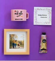 Kişiye Özel Mali İşler Müdürü Hediye Kutusu - Kişiye Özel Lüks Pastel Fincan, El Kremi, Ahşap Fotoğraf Çerçevesi  Hediyesi (Pembe)