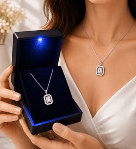 925 Ayar Gümüş Baget Kadın Kolye - Premium LED Işıklı Hediye Kutusunda