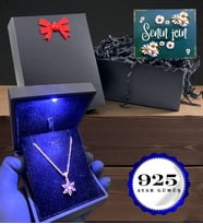 925 Ayar Gümüş Işıklı Kutuda Gerçek Ametist Taşlı Lotus Kolye - Siyah Hediye Kutusunda