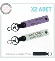 Hız Severler İçin Kişiselleştirilebilen İsim Ve Plaka Yazılı x2 Anahtarlık Hediye Set, Mor-Beyaz-Syh