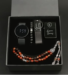 Özel Kutuda Kişiye Özel Siyah Zippo Çakmak& Siyah Anahtarlık& Spectrum Siyah Silikon Kordon Dijital Erkek Kol Saati& Siyah Boncuklu Bileklik& Kahve Renk Detaylı Tespih Hediye Seti