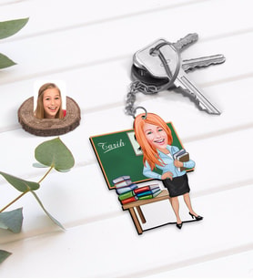 BK Gift Kişiye Özel Kadın Tarih Öğretmeni Karikatürlü Ahşap Anahtarlık-1 (Beyaz)