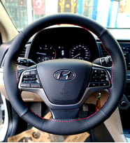 DİKİŞLİ DİREKSİYON KILIFI SİYAH DERİ NOKTALI DERİ KIRMIZI DİKİŞLİ HYUNDAİ ELENTRA (FOTODAKİ) İÇİN