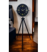 Gold Rakamlı Siyah Tripod Ayaklı Saat (Standart)