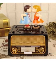 Nostaljik Radyo Görünümlü Hareketli Kurmalı Öpüşen Çift Müzik Kutusu Vintage Konsept Hediyelik Retro Tasarım Takı Çekmeceli Romantik Dekoratif Set