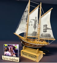 Doğum Günü Hediyesi Kişiye Özel Ahşap Gemi Maketi ve İyi Ki Doğdun Fotoğraf (Model 4)