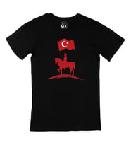 Atatürk Kırmızı Bayraklı Atlı Siyah Tişört
