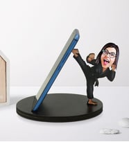 BK Gift Kişiye Özel Karikatürlü Karateci Ahşap Biblo Telefon Standı -2
