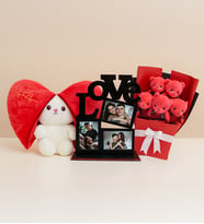 Sevgiliye Özel Hediye Seti – Kalpli Tavşan Peluş + Mini Ayıcık Buketi + LOVE Fotoğraf Çerçevesi (Kırmızı)