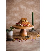 Ahşap Yuvarlak Pasta Sunum Tabağı, 29 cm, ayaklı, şık ve doğal tasarım