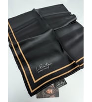 LA BOUTİQUE SURA İPEK EŞARP - 90X90 (Siyah-Gold)