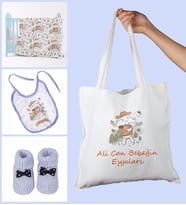 eJOYA Bebeklere Özel Çantasında Kişiye Özel Battaniye Önlük Ve Patik Bebek Hediye Seti 109893 (Mavi)