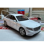 Oyuncak Metal Model Araba 1/36 Çek Bırak Mercedes Benz E Class Beyaz