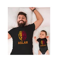 Sarı Kırmızı Aslan Parçası Baba Oğul Kız TEK ÜRÜN FİYATIDIR KOMBİN YAPMAK İÇİN EN AZ 2ADET SEPETE EK