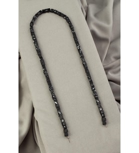 Hematit Doğal Taş Mat Benekli Siyah Kare Kesim 4x4mm Dizi [AA]